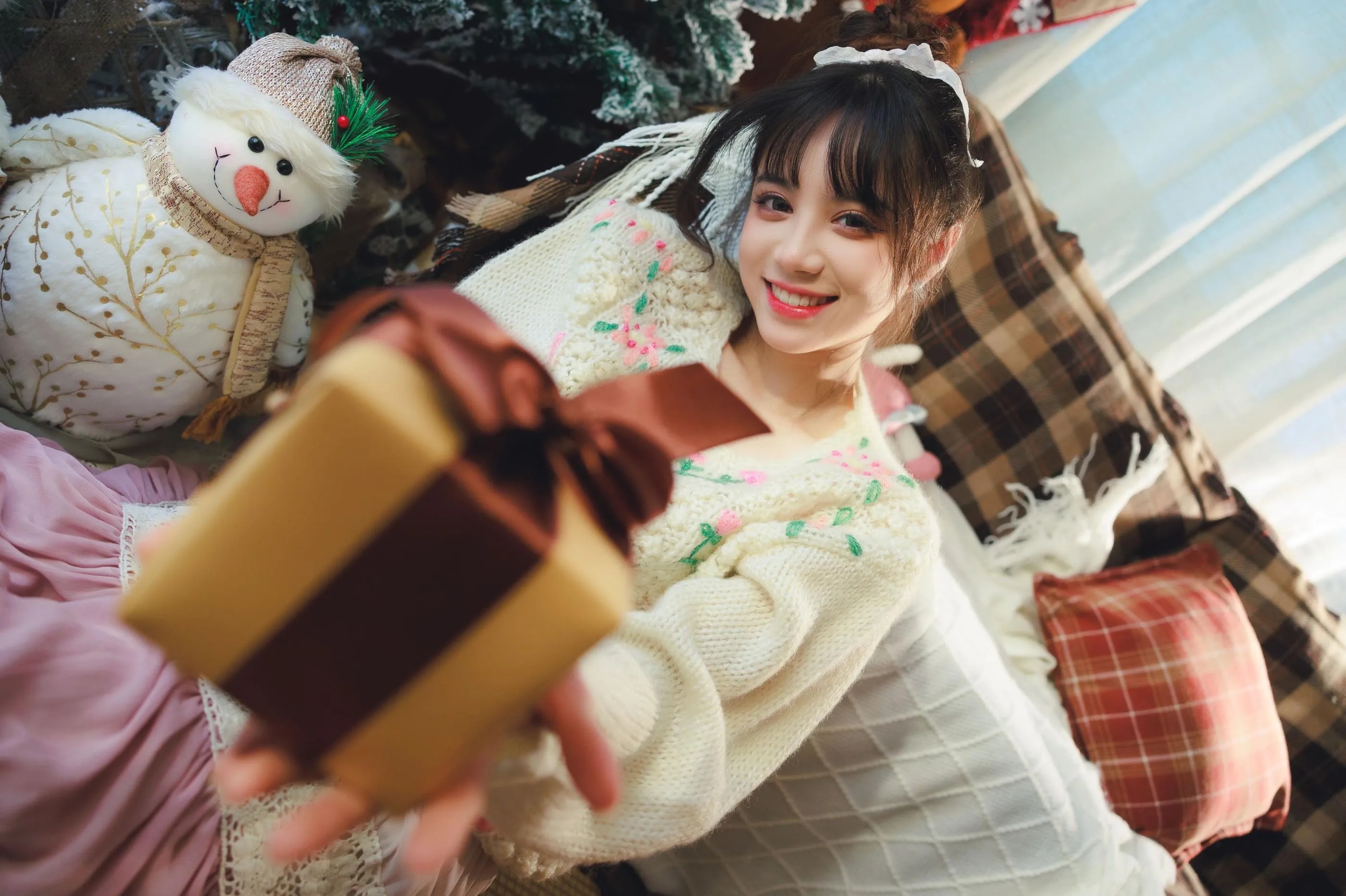 [艺图语] 2022.06.17 少女圣诞季 贰加六 [36P]插图5